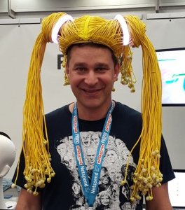 Cdhw9NmUsAAGVAi.jpg-large